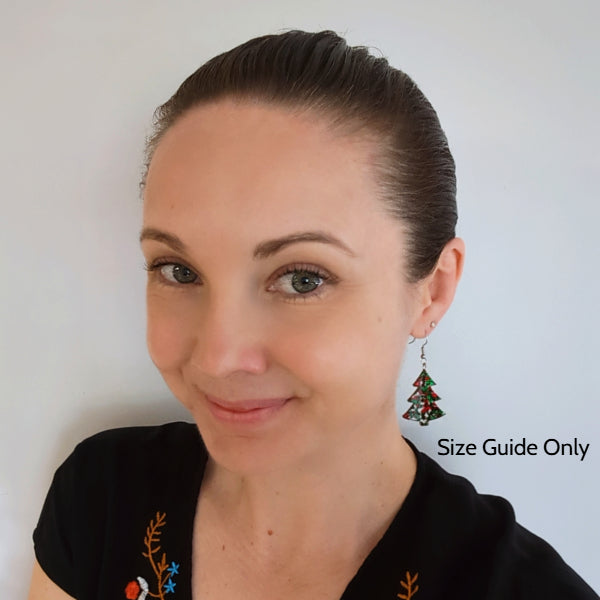 Woman wearing Eve Drops as a size guide.